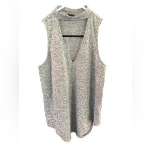 Express keyhole grey tank. Stylish. Size small.